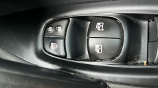 Nissan Qashqai 1.3 DiG-T N-Connecta 5dr [Glass Roof Pack] Petrol Hatchback